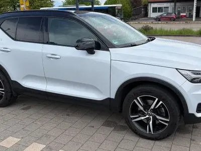 Gebraucht Volvo XC40 R-Design 190 PS (139 kW) 2019 Grau SUV