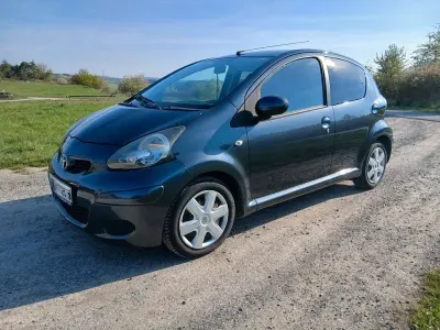 Używany Toyota Aygo City 68 KM (50 kW) 2011 Szary Hatchback