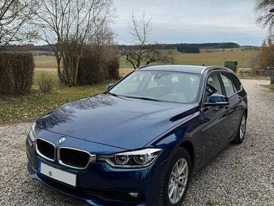 Gebraucht BMW 320 Sport Line 190 PS (139 kW) 2017 Blau Kombi