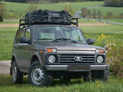 Braun Gebraucht 2018 Lada niva SUV | 10.999 € (Teuer)