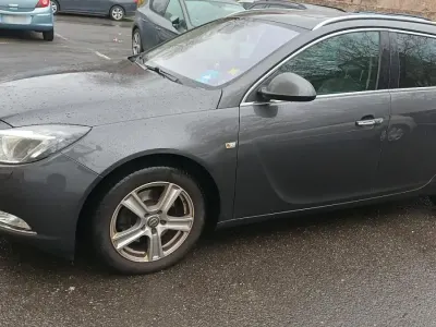 Gebraucht Opel Insignia Sport 160 PS (117 kW) 2010 Grau Kombi