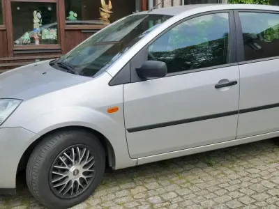 Gebraucht Ford Fiesta 60 PS (44 kW) 2001 Grau Kleinwagen