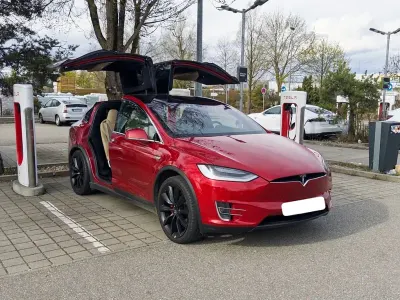 Gebraucht Tesla Model X 567 kW (772 PS) 2016 Rot SUV