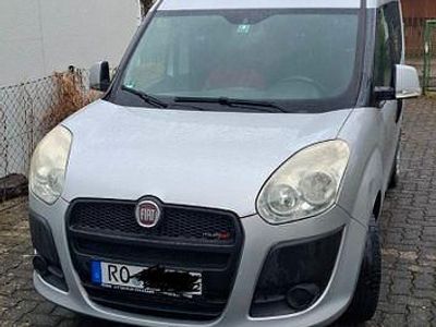 Gebraucht Fiat Doblò Emotion 90 PS (66 kW) 2011 Silber Van / Kleinbus