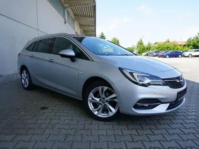 Używany Opel Astra 131 KM (96 kW) 2020 Srebrny Kombi