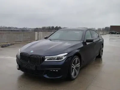 Gebraucht BMW 750L Performance 449 PS (330 kW) 2018 Blau Limousine