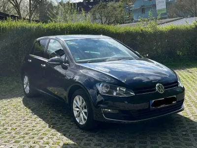 Gebraucht VW Golf VII LOUNGE 125 PS (91 kW) 2015 Schwarz Limousine