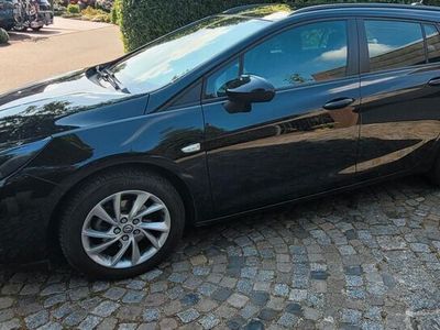 gebraucht Opel Astra SpT 1,5 D Edition Aut. NAV+Led+DAB+PP+SHZ