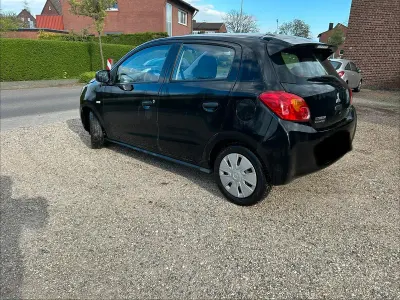 Gebraucht Mitsubishi Space Star 70 PS (51 kW) 2014 Schwarz Van / Kleinbus