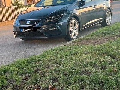 Grau Gebraucht 2020 Seat Leon FR Kombi | 17.000 € (Fairer Preis)