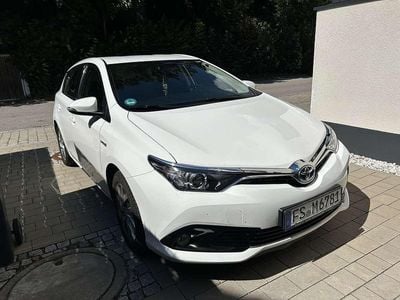 Toyota Auris Hybrid