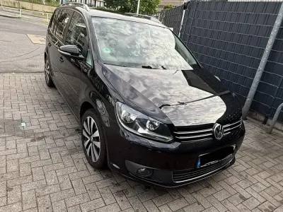 Gebraucht VW Touran 140 PS (102 kW) 2012 Schwarz Van / Kleinbus