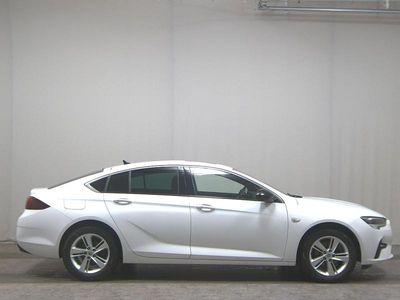 Weiss Gebraucht 2021 Opel Insignia Elegance Limousine | 16.480 € (Etwas zu teuer)