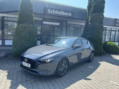 Neu Mazda 3 Sky 140 PS (102 kW) 2025 Grau Limousine
