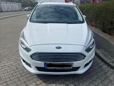 Gebraucht Ford S-MAX Titanium 209 PS (153 kW) 2016 Weiß Van / Kleinbus