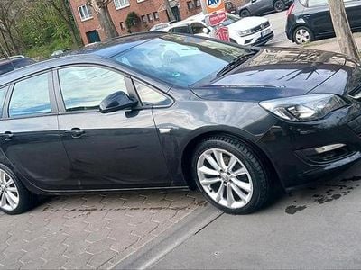 Second-hand Opel Astra Eco 91 CP (66 kW) 2012 Negru Break