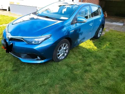 Gebraucht Toyota Auris Edition 136 PS (100 kW) 2026 Blau Kleinwagen