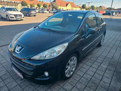 Gebraucht Peugeot 207 65 PS (47 kW) 2012 Schwarz Limousine