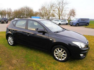 Gebraucht Hyundai i30 Edition+ 109 PS (80 kW) 2010 Stone black Kleinwagen
