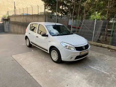 Gebraucht Dacia Sandero Ambiance 75 PS (55 kW) 2009 Gletscherweiss Kleinwagen