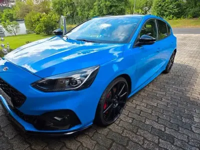 Gebraucht Ford Focus ST 280 PS (205 kW) 2022 Blau Limousine