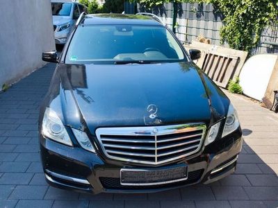 Mercedes E200