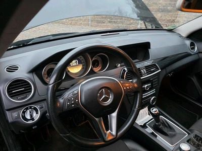Gebraucht Mercedes C180 150 PS (110 kW) 2011 Schwarz Coupé