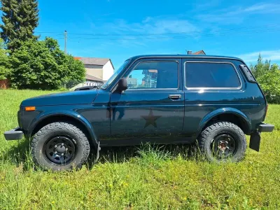 Gebraucht Lada niva 83 PS (61 kW) 2020 Grün SUV