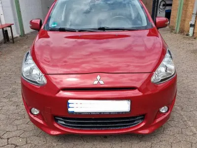 Gebraucht Mitsubishi Space Star Top 80 PS (58 kW) 2015 Rot Limousine