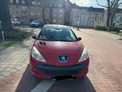 Gebraucht Peugeot 206 68 PS (50 kW) 2010 Rot Limousine