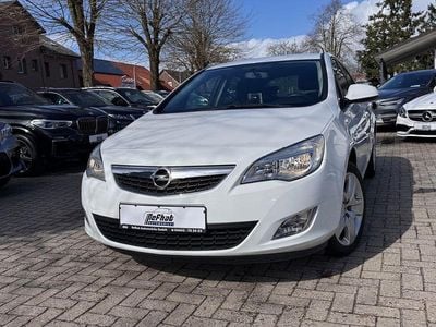Gebraucht Opel Astra Design Edition 101 PS (74 kW) 2011 Weiß Limousine