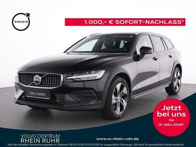 Gebraucht Volvo V60 CC Plus 197 PS (144 kW) 2023 Schwarz onyx black / metallic Kombi