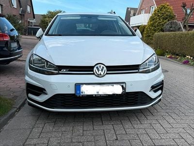 Gebraucht VW Golf VII R-line 150 PS (110 kW) 2019 Weiß Kombi