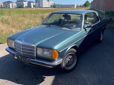 Gebraucht Mercedes 230 136 PS (100 kW) 1981 Blau Coupé