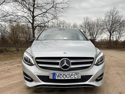 Gebraucht Mercedes B180 109 PS (80 kW) 2016 Silber Van / Kleinbus