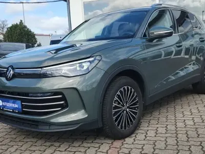Gebraucht VW Tiguan Elegance 193 PS (141 kW) 2024 Grün SUV