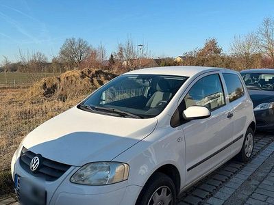 Weiß Gebraucht 2008 VW Fox Kleinwagen | 1.700 €