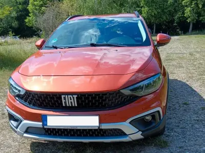 Gebraucht Fiat Tipo Cross 131 PS (96 kW) 2023 Orange Kombi