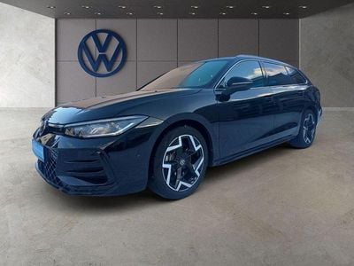 Second-hand VW Passat R-line 193 CP (141 kW) 2024 Negru Break