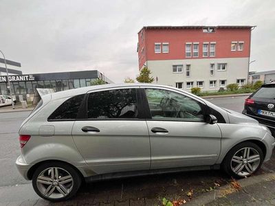 Mercedes B200