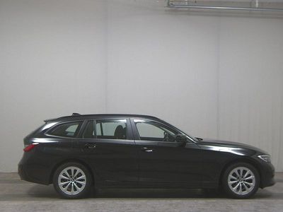 Schwarz Gebraucht 2020 BMW 320 Advantage Kombi | 16.980 € (Fairer Preis)