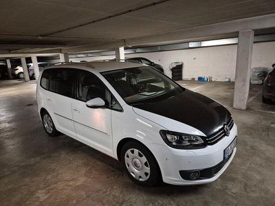 Weiß Gebraucht 2015 VW Touran Highline Van / Kleinbus | 10.999 € (Superpreis)