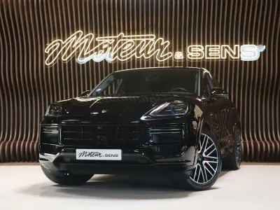 Gebraucht Porsche Cayenne Turbo E-Hybrid 740 PS (544 kW) 2024 Schwarz SUV