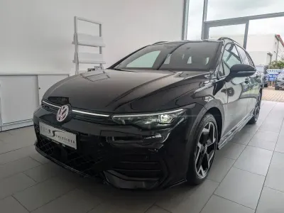 Gebraucht VW Golf VIII R-line 150 PS (110 kW) 2025 Schwarz Kombi