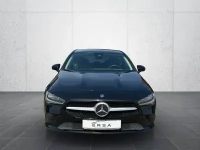 Gebraucht Mercedes CLA200 Shooting Brake 150 PS (110 kW) 2020 Schwarz Kombi