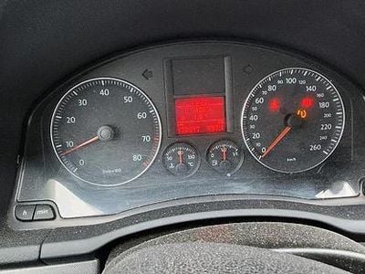 Gebraucht VW Jetta 140 PS (102 kW) 2009 Silber Limousine