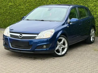 Gebraucht Opel Astra 115 PS (84 kW) 2008 Blau Limousine