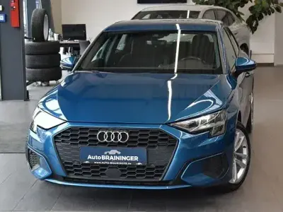 Gebraucht Audi A3 Sport 116 PS (85 kW) 2021 Blau Limousine