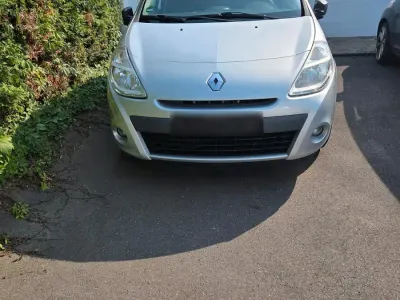 Gebraucht Renault Clio 68 PS (50 kW) 2010 Silber Kombi