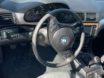 BMW 323